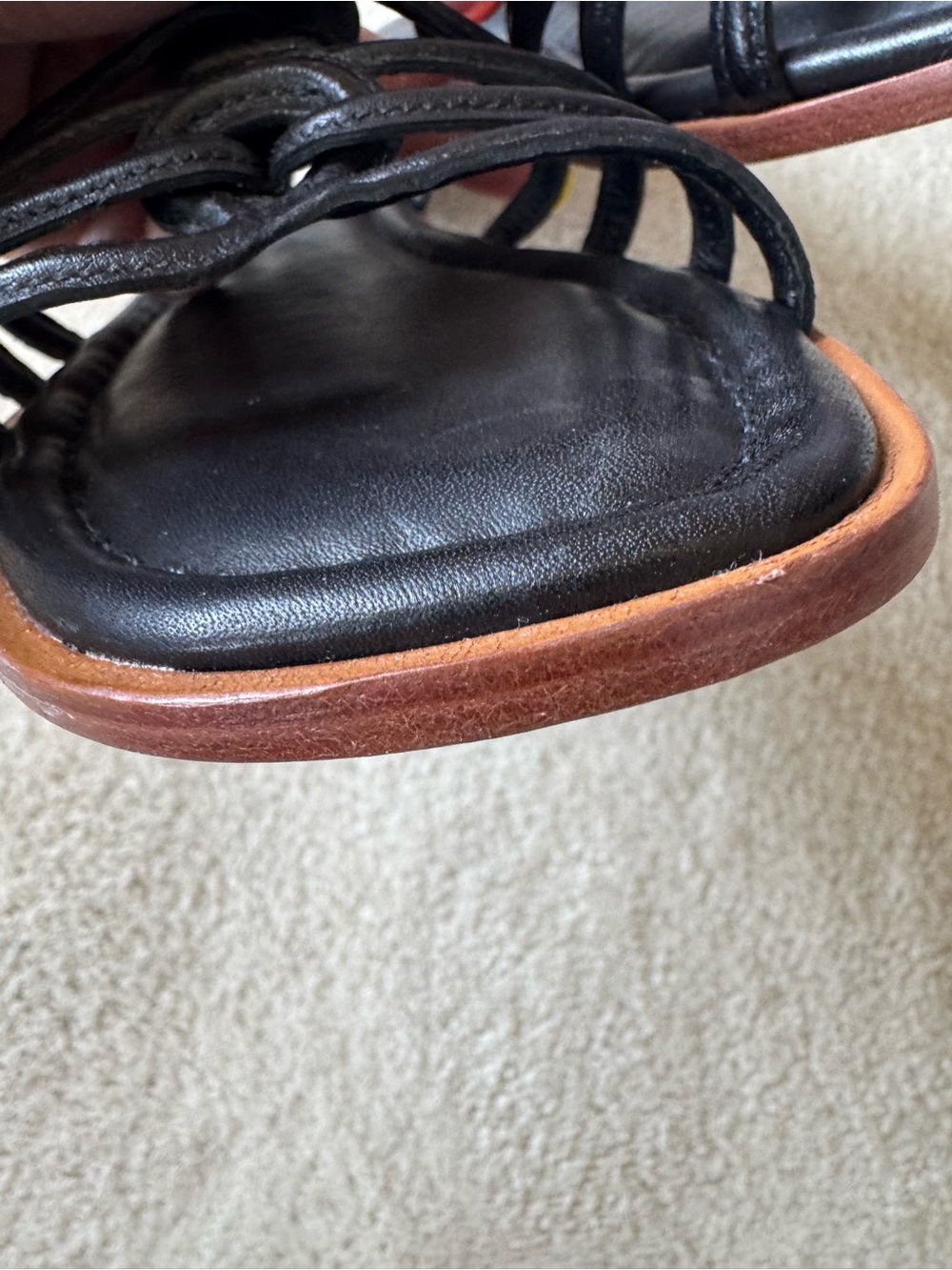 ❣️NWOB❣️Schultz Black Octavia Flat Leather Sandals - Picture 6 of 10